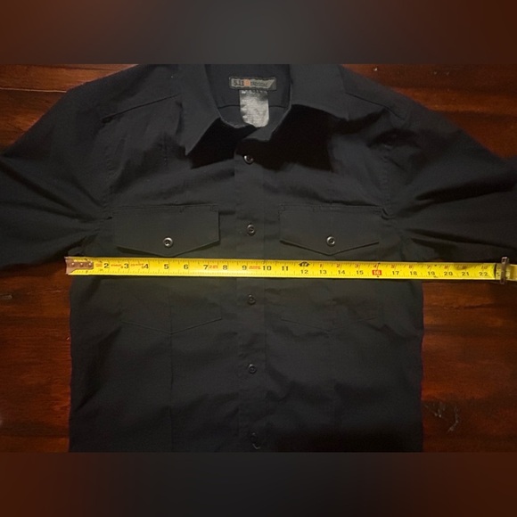 5.11 Tactical Men's Button/Zip Long Sleeve Shirt. - Picture 6 of 9
